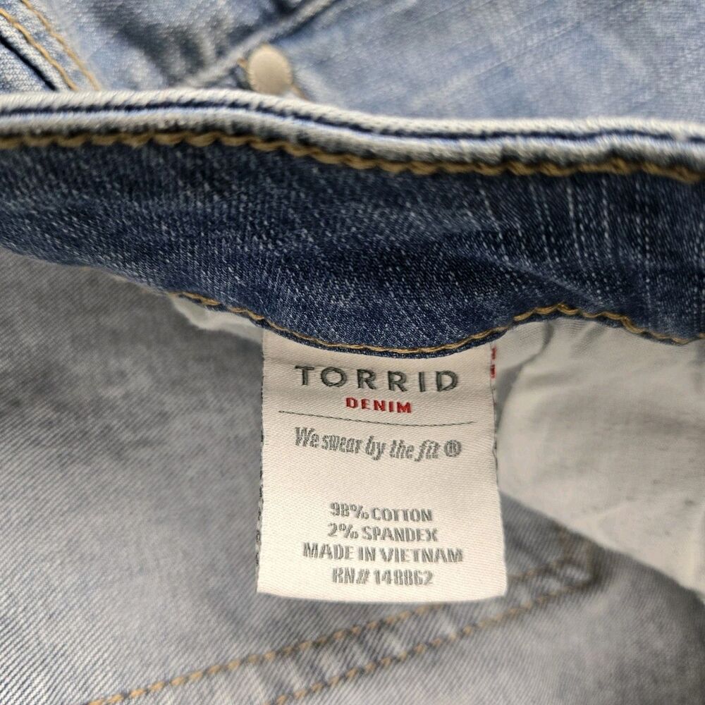 Torrid Cut Off Raw Hem Shorts Sz 22 Button Fly Light Wash High Rise Blue - Picture 4 of 6